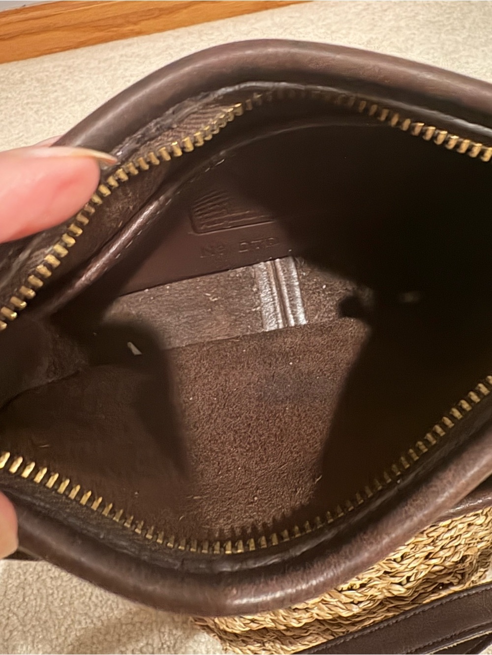 COACH WENDI
Classic Vintage
All Leather - Picture 11 of 14